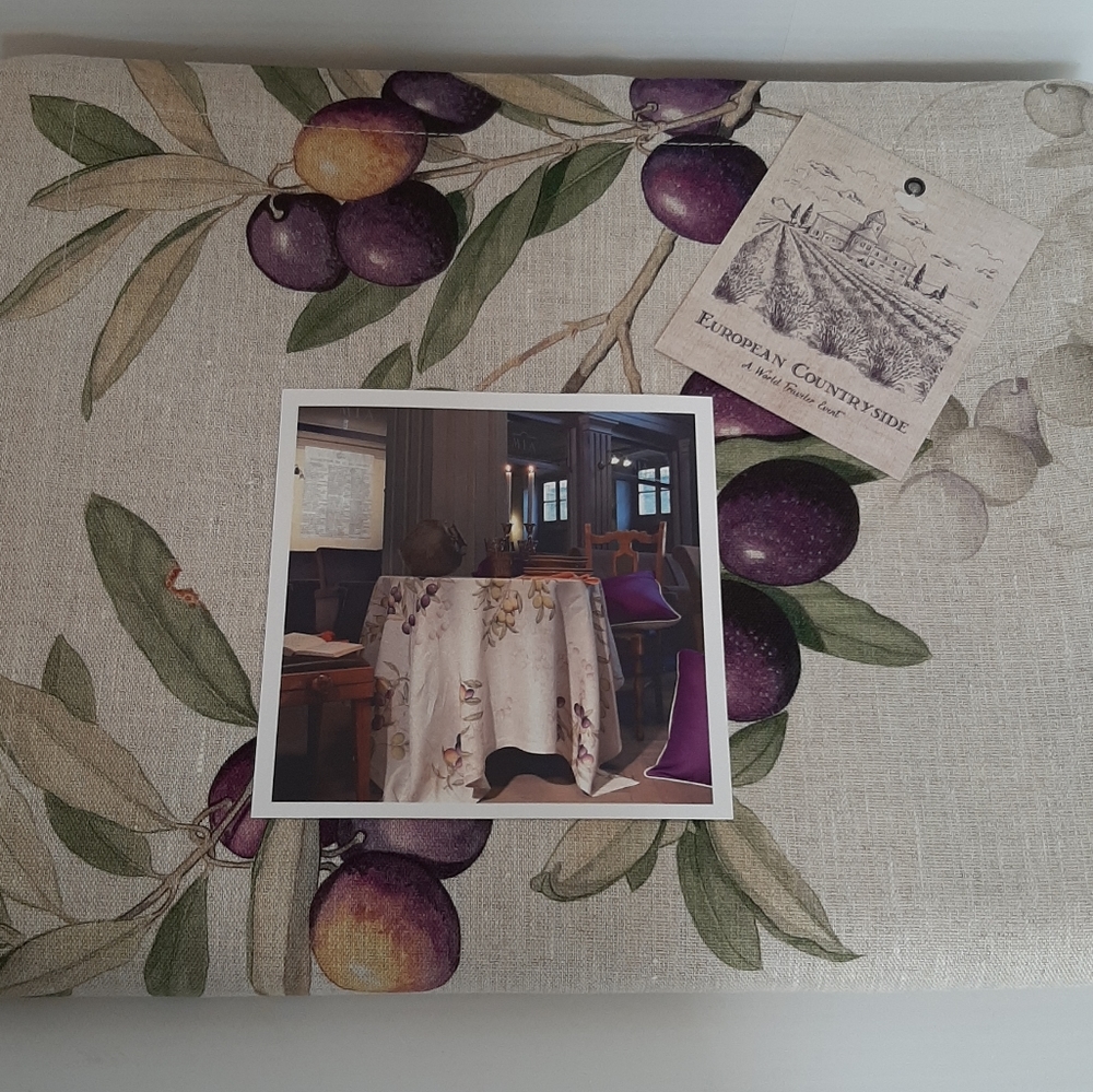 Tessitura Toscana Telerie Firenze 67" x 106" Italian Linen Tablecloth - Picture 2 of 16